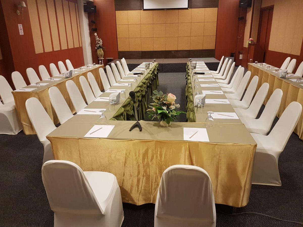 Hatyai Golden Crown Hotel Хат Яй Екстериор снимка