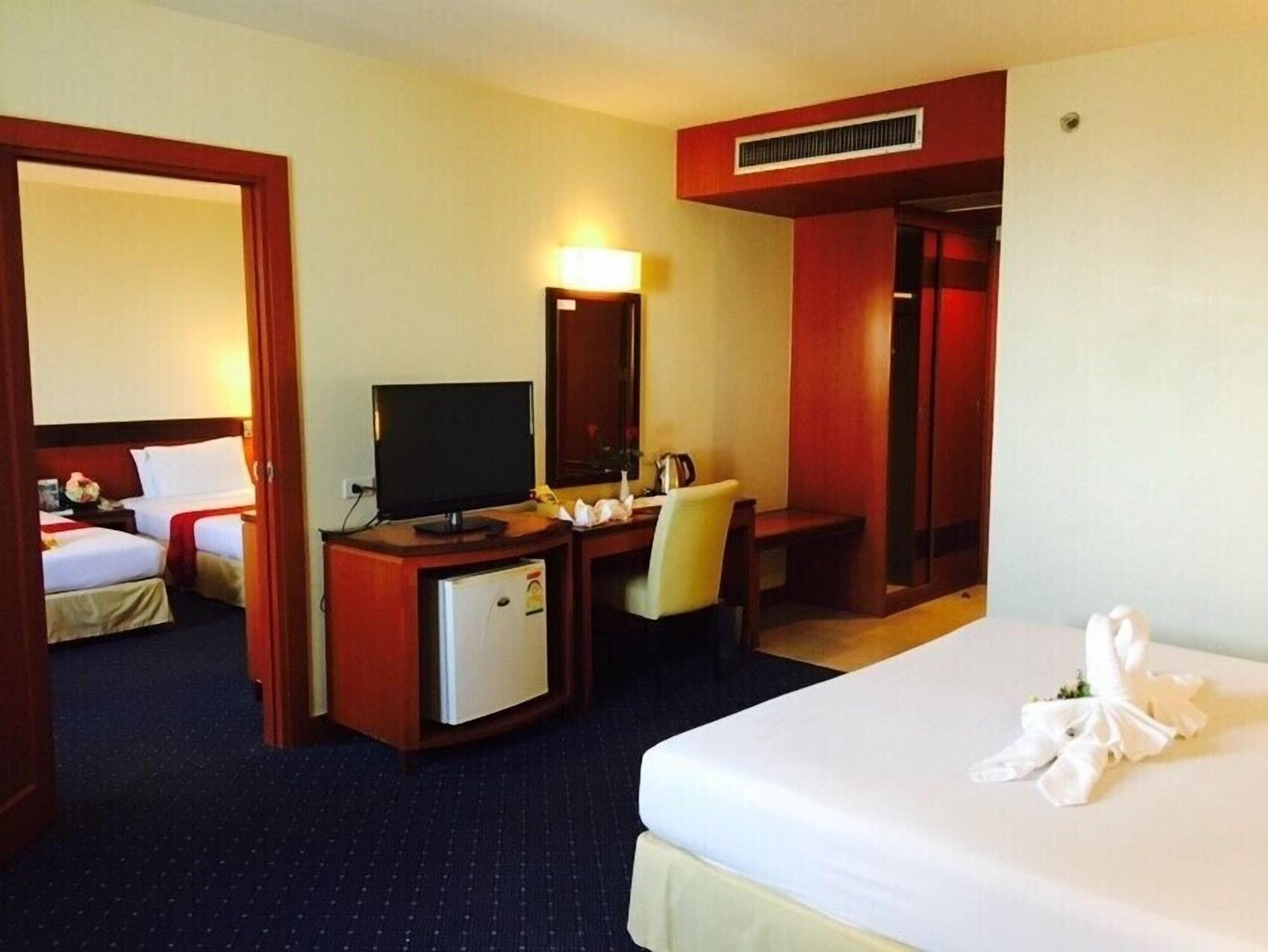 Hatyai Golden Crown Hotel Хат Яй Екстериор снимка