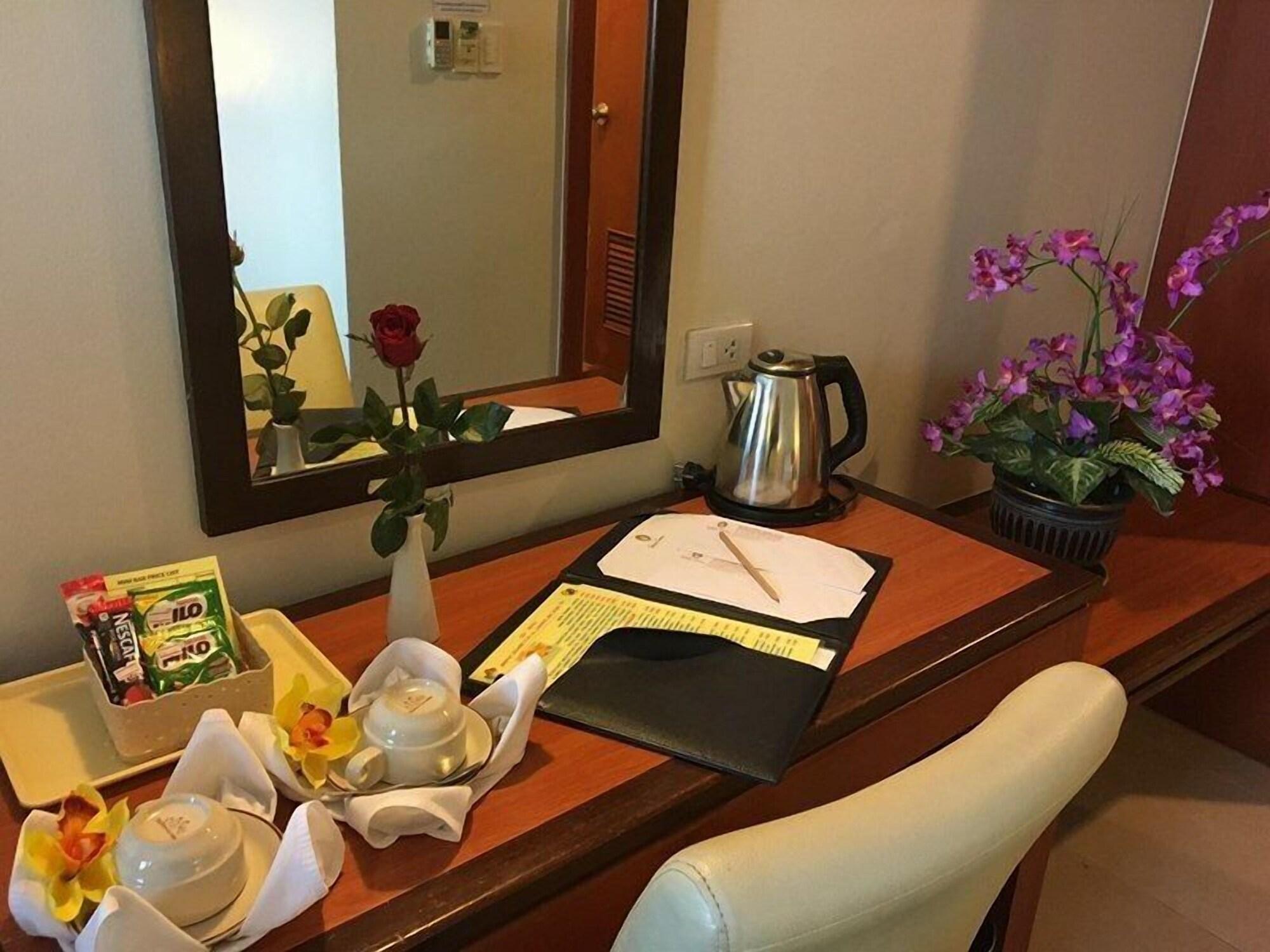 Hatyai Golden Crown Hotel Хат Яй Екстериор снимка