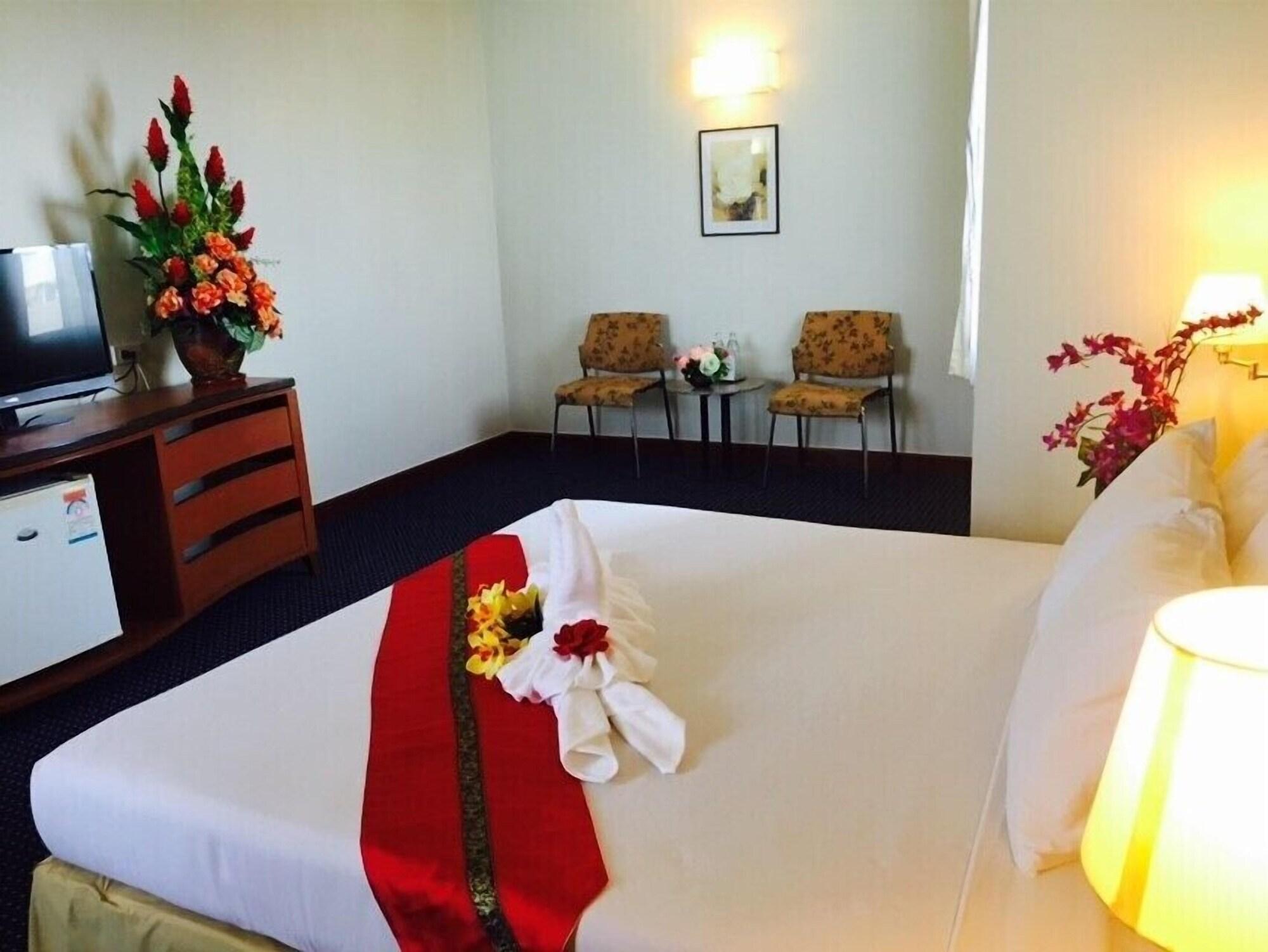 Hatyai Golden Crown Hotel Хат Яй Екстериор снимка