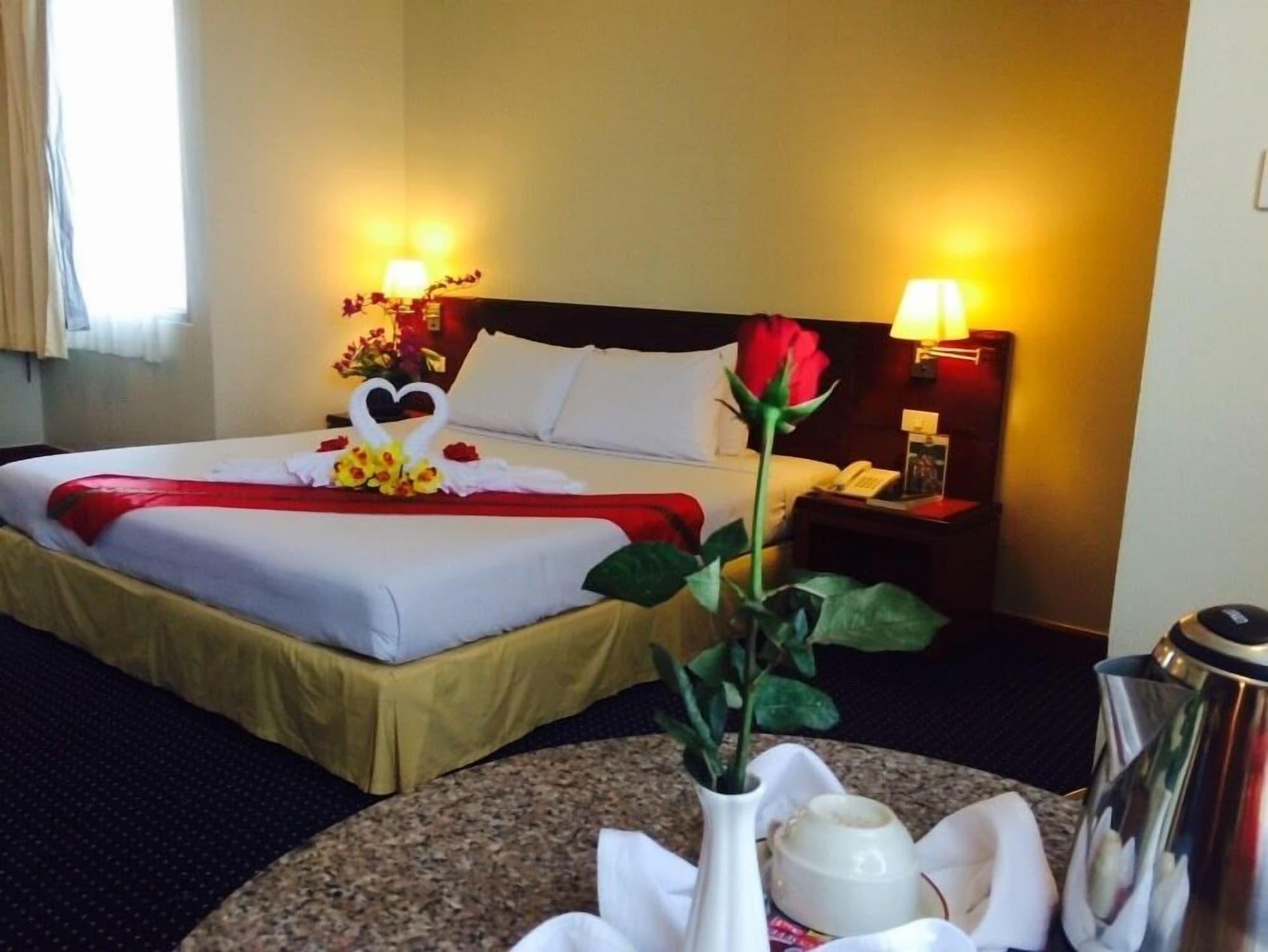 Hatyai Golden Crown Hotel Хат Яй Екстериор снимка