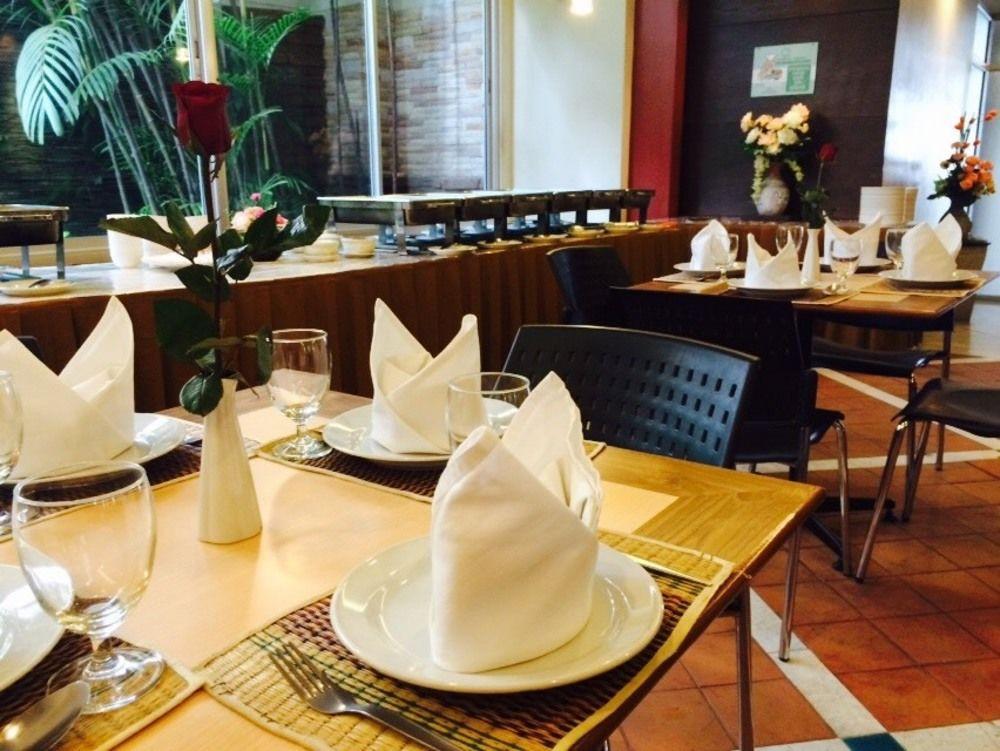 Hatyai Golden Crown Hotel Хат Яй Екстериор снимка
