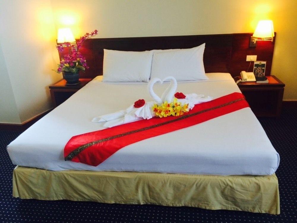 Hatyai Golden Crown Hotel Хат Яй Екстериор снимка