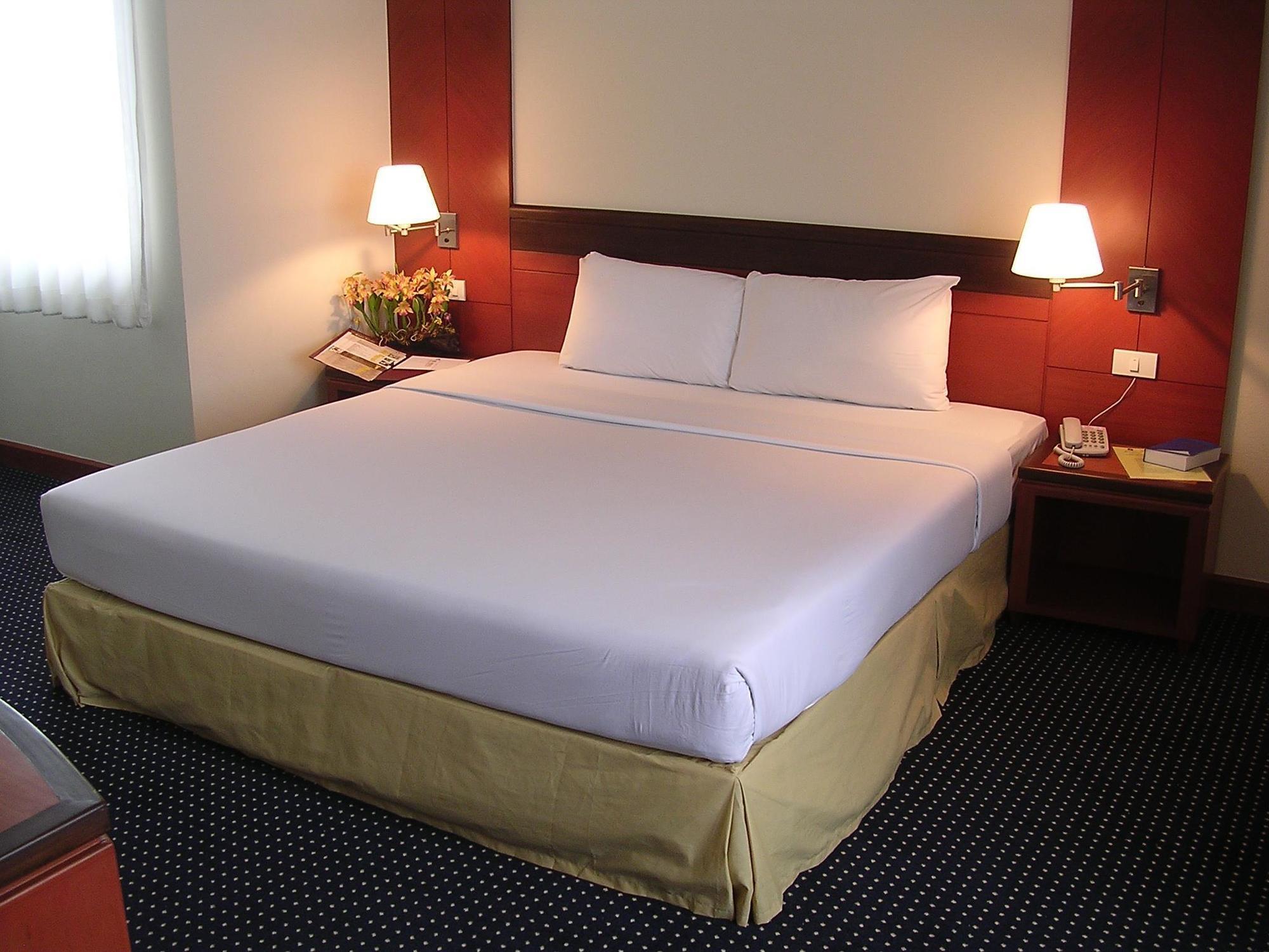 Hatyai Golden Crown Hotel Хат Яй Екстериор снимка
