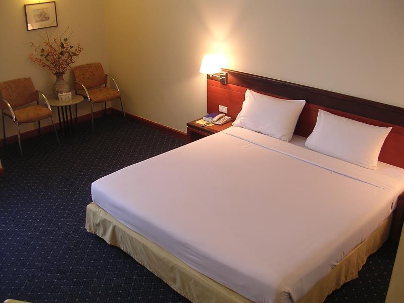 Hatyai Golden Crown Hotel Хат Яй Екстериор снимка