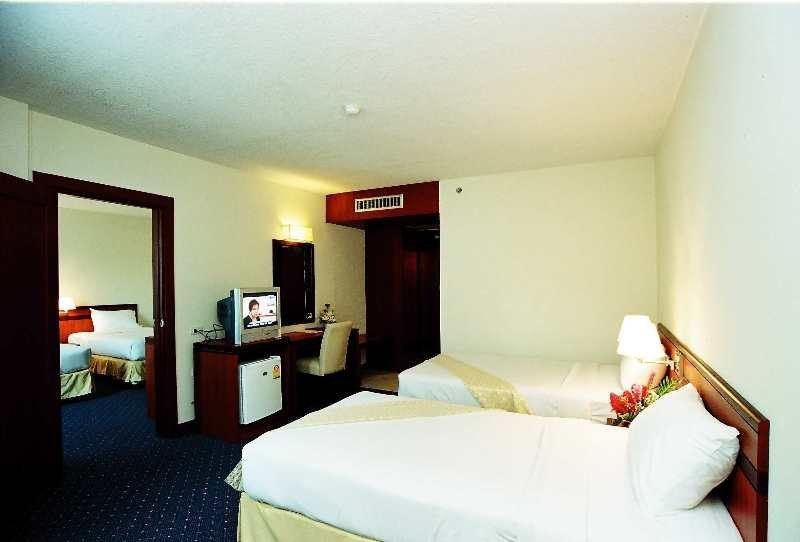 Hatyai Golden Crown Hotel Хат Яй Екстериор снимка