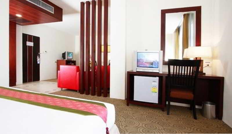 Hatyai Golden Crown Hotel Хат Яй Екстериор снимка
