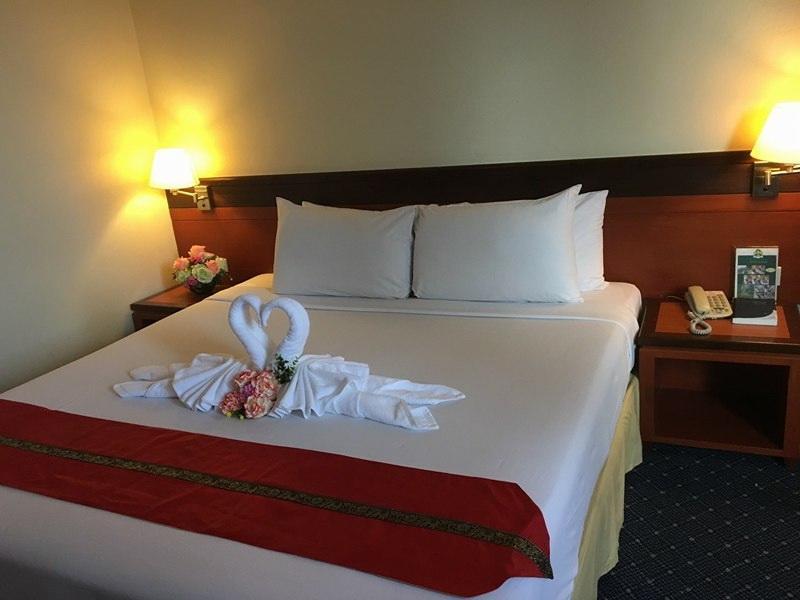 Hatyai Golden Crown Hotel Хат Яй Екстериор снимка