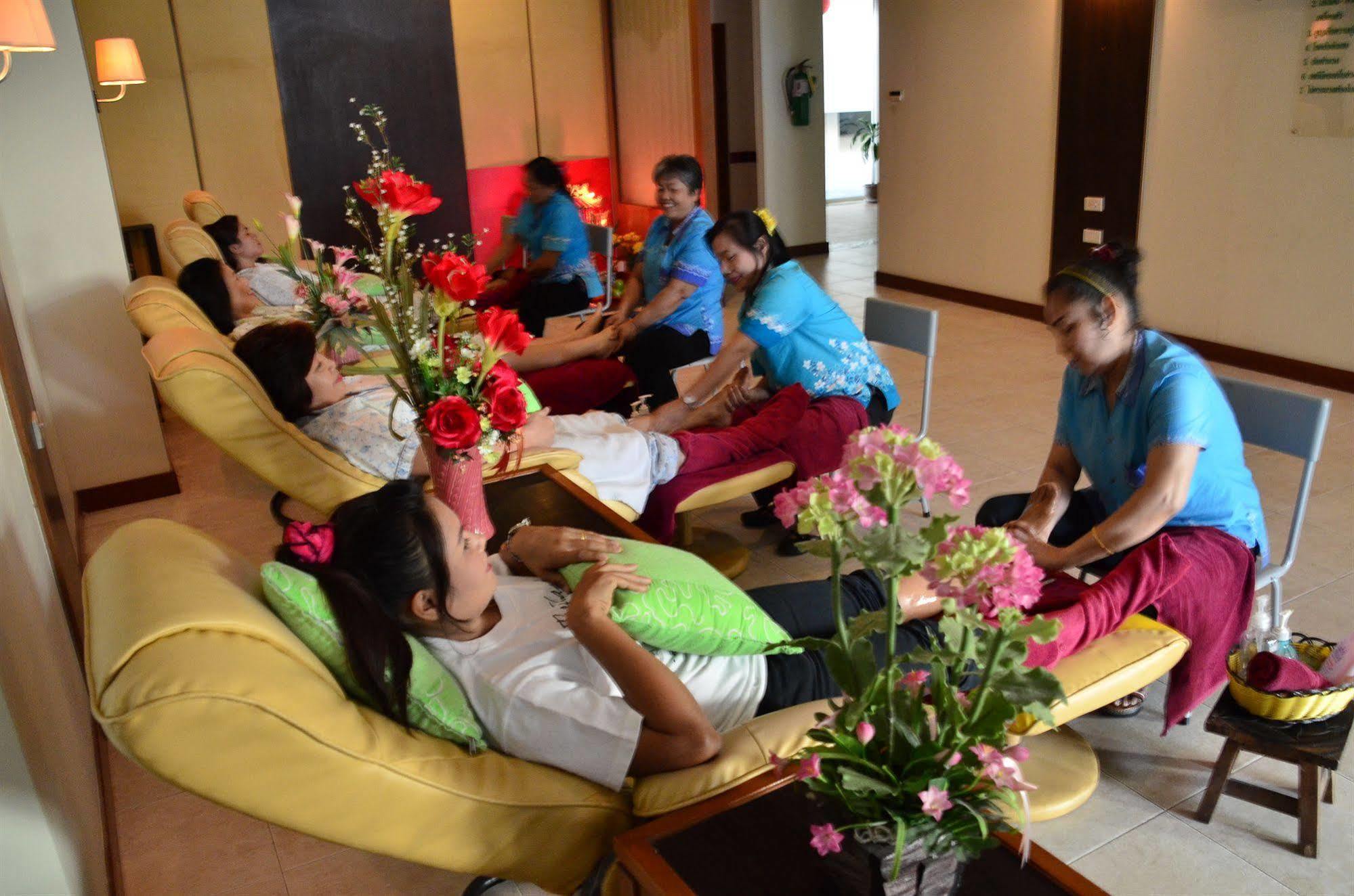 Hatyai Golden Crown Hotel Хат Яй Екстериор снимка